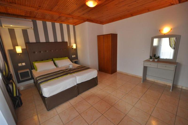 Hotel Asterias Лименария Экстерьер фото